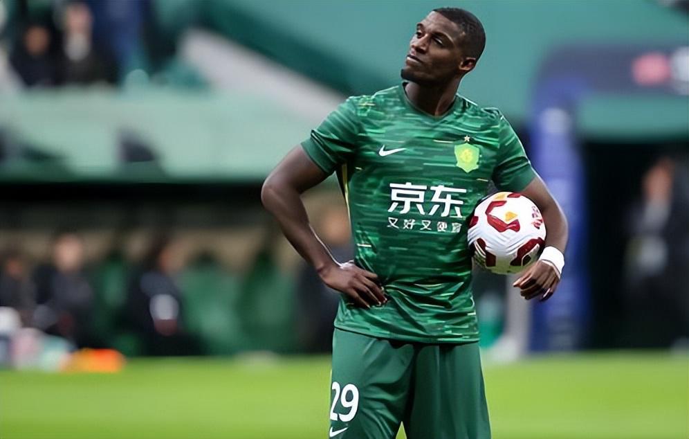 天博体育-国安队想跟这位中卫解约,球员经纪人为何却一言不发,引发热议